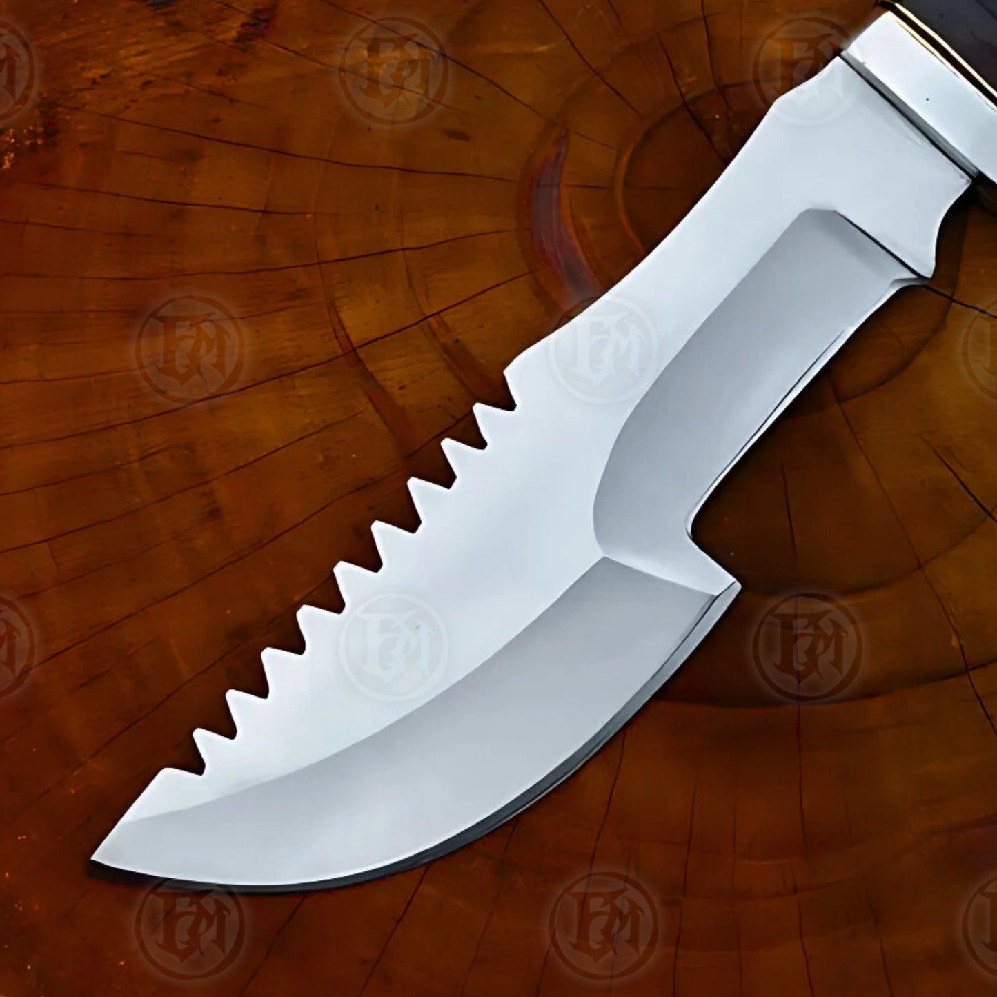 Premium Tom Brown Tracker Elite Knife Replica with Walnut Stand
